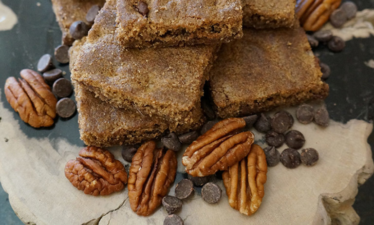 Chocolate Pecan Blondies